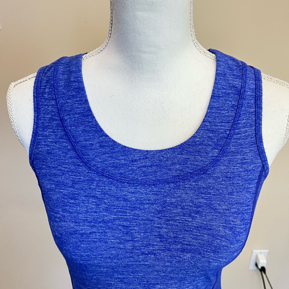 Lululemon Dash Tank - Picture 4 of 12